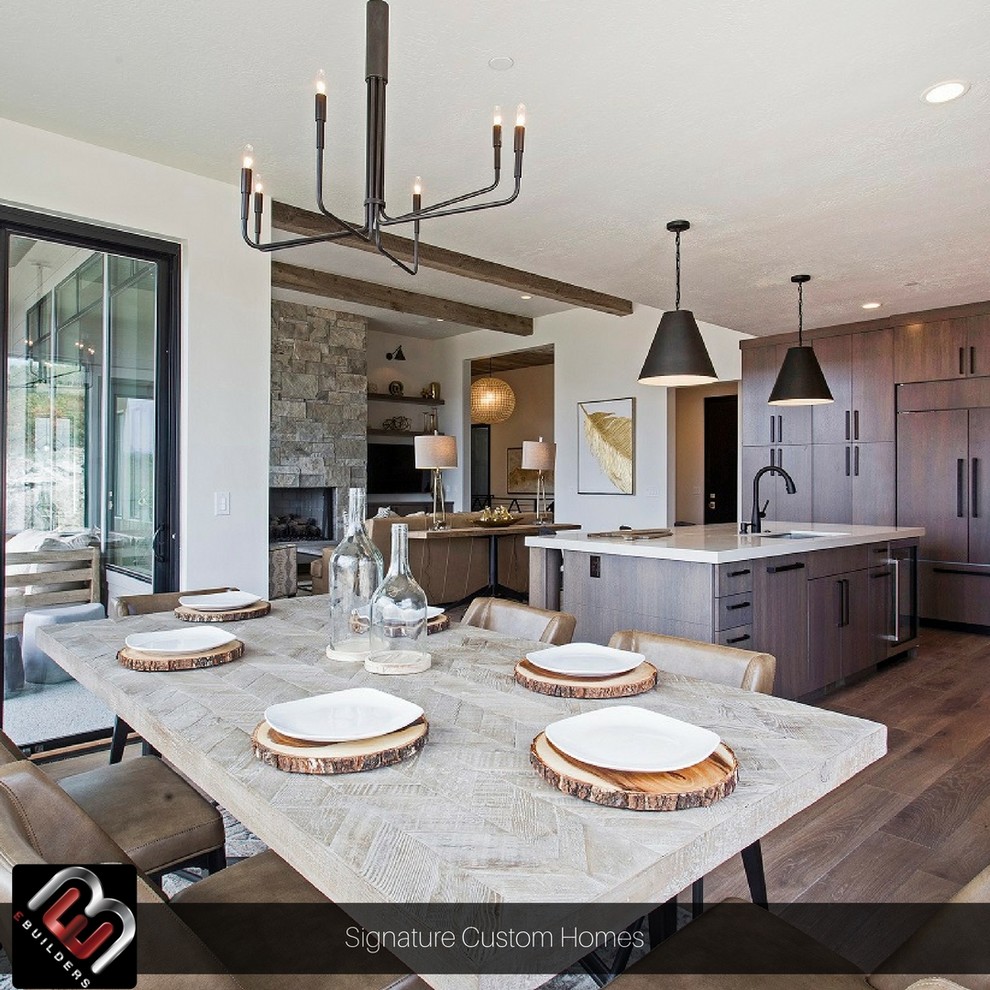Photo of a mid-sized contemporary kitchen/dining combo in Salt Lake City.