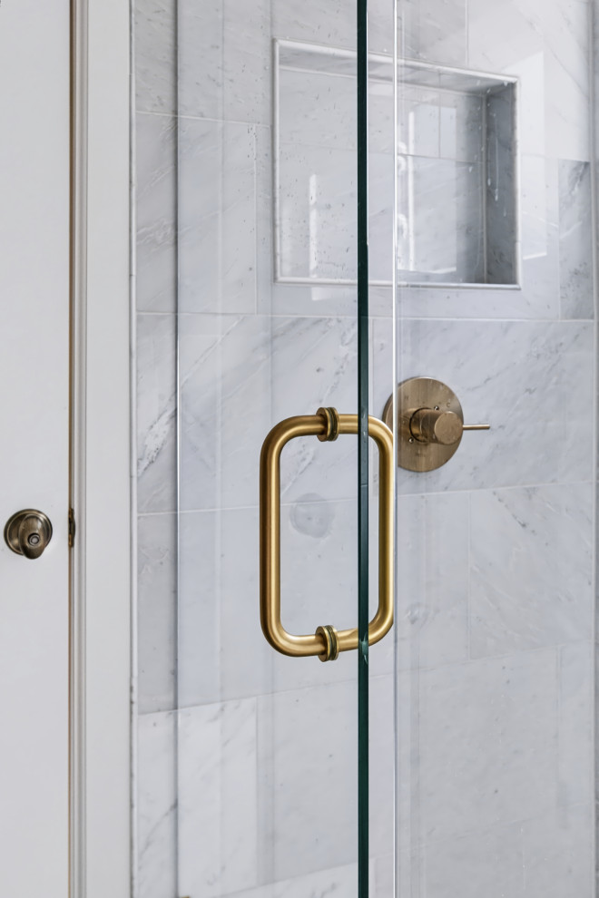 FRAMELESS SHOWERS