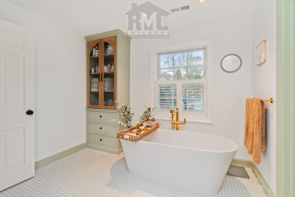 Bathroom - bathroom idea in Baltimore