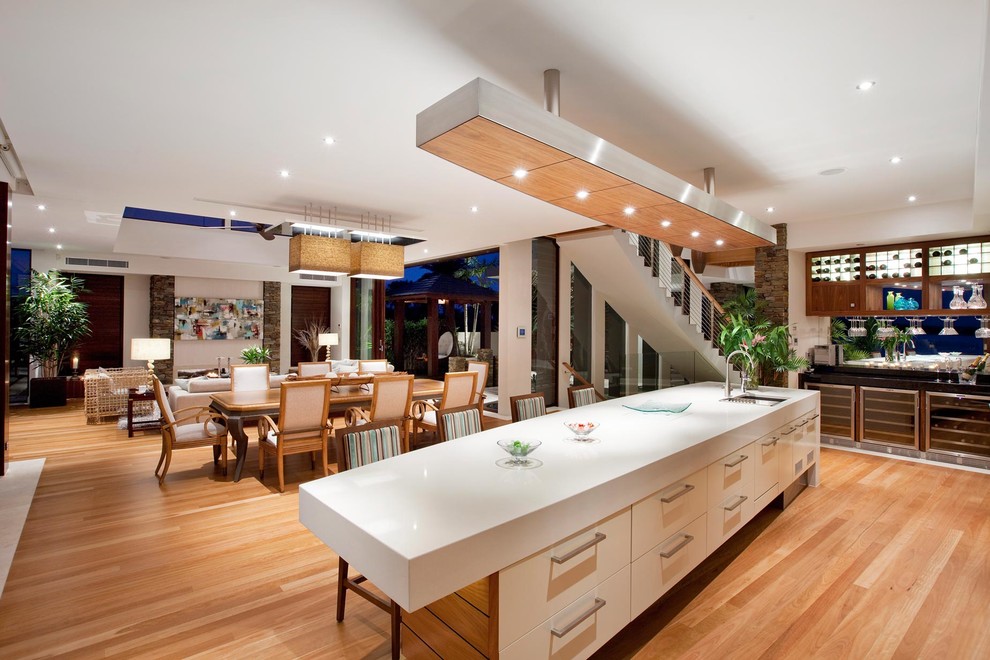 Inspiration for a tropical kitchen in Brisbane.