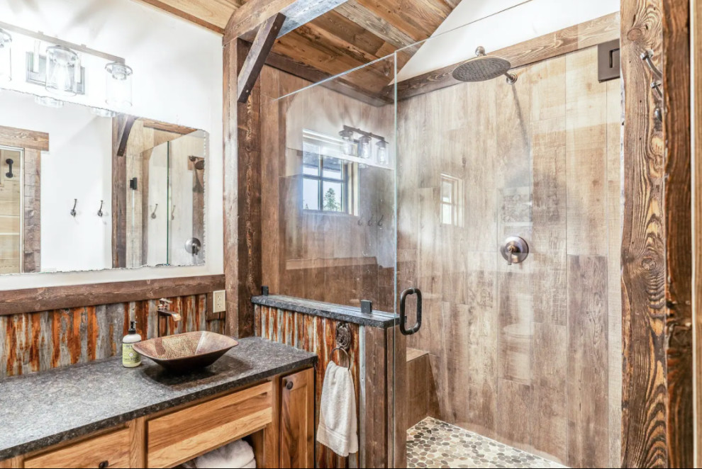 Bathroom - rustic bathroom idea