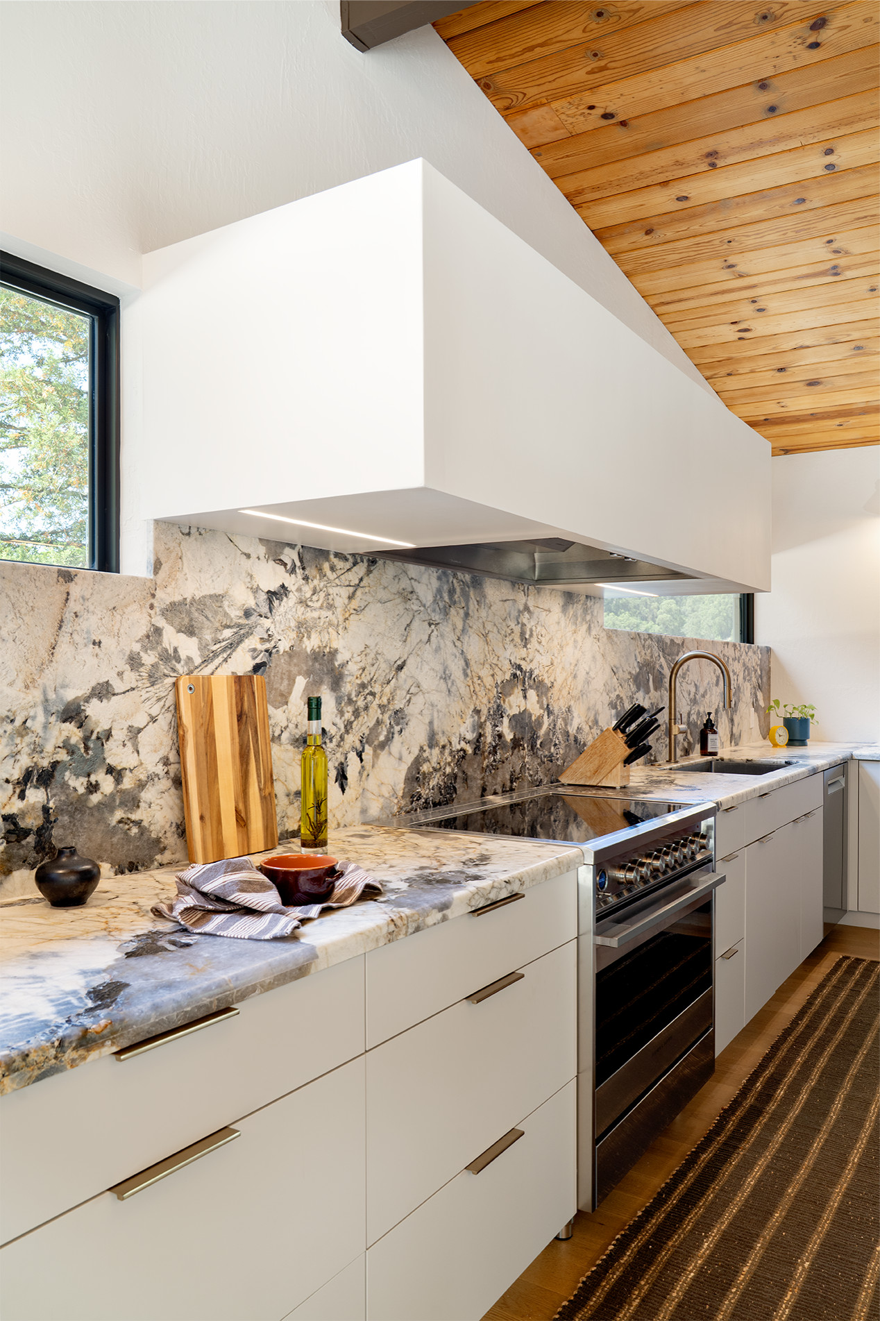 Warm Mid-Century Modern Home Remodel