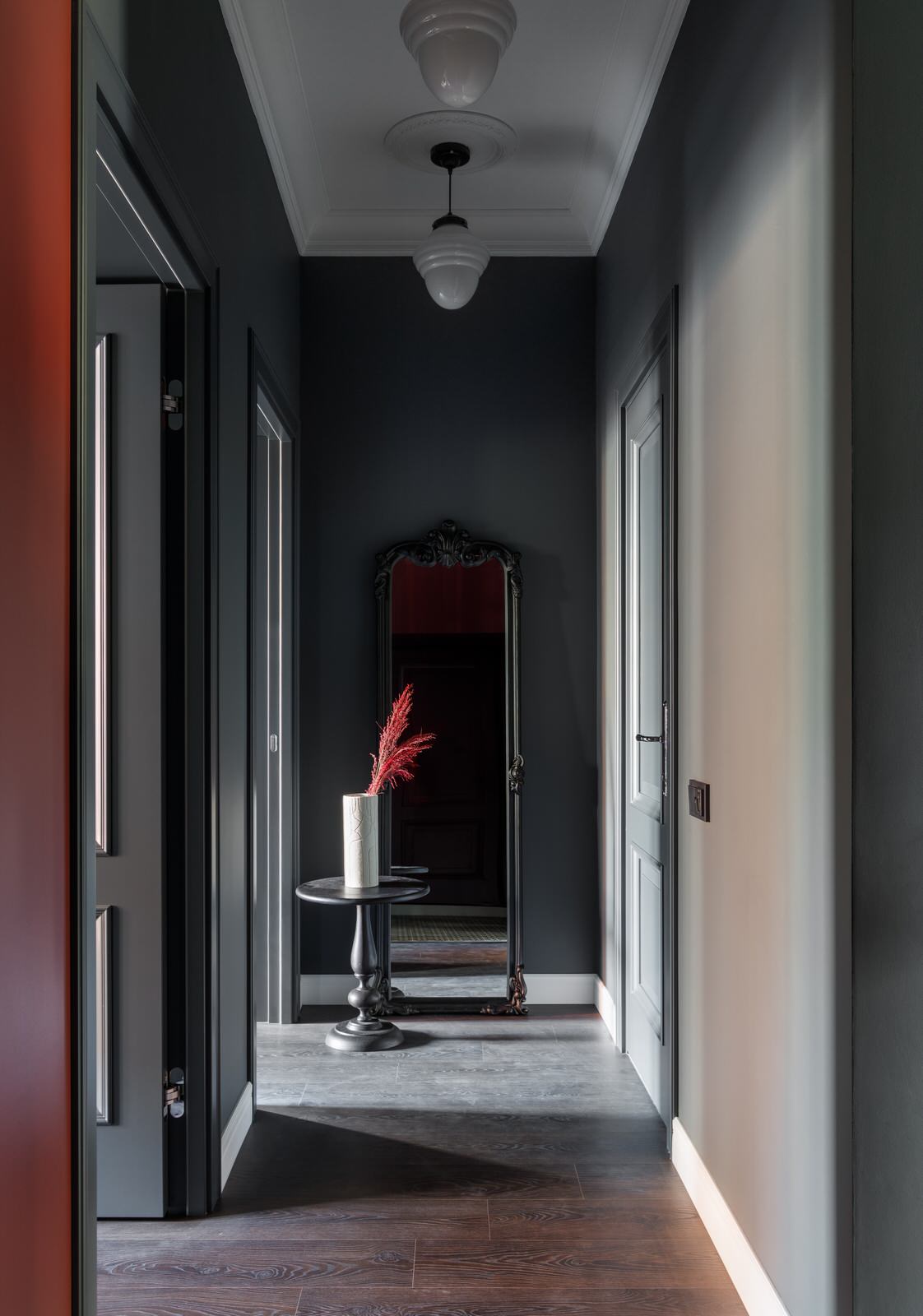 Квартира в старом жилом фонде в центре Москвы.