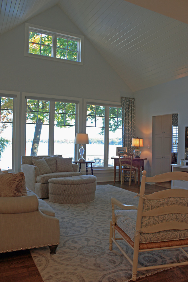 Living room - eclectic living room idea in Milwaukee