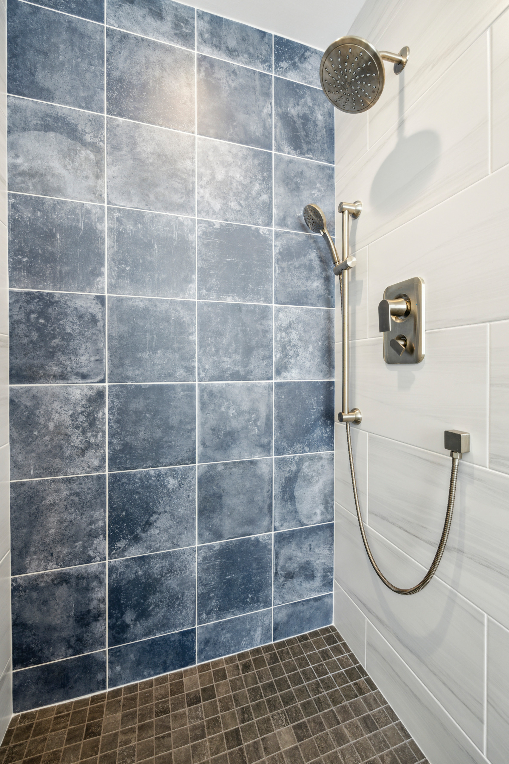 Small Footprint & Big Storage - Contemporary Bath