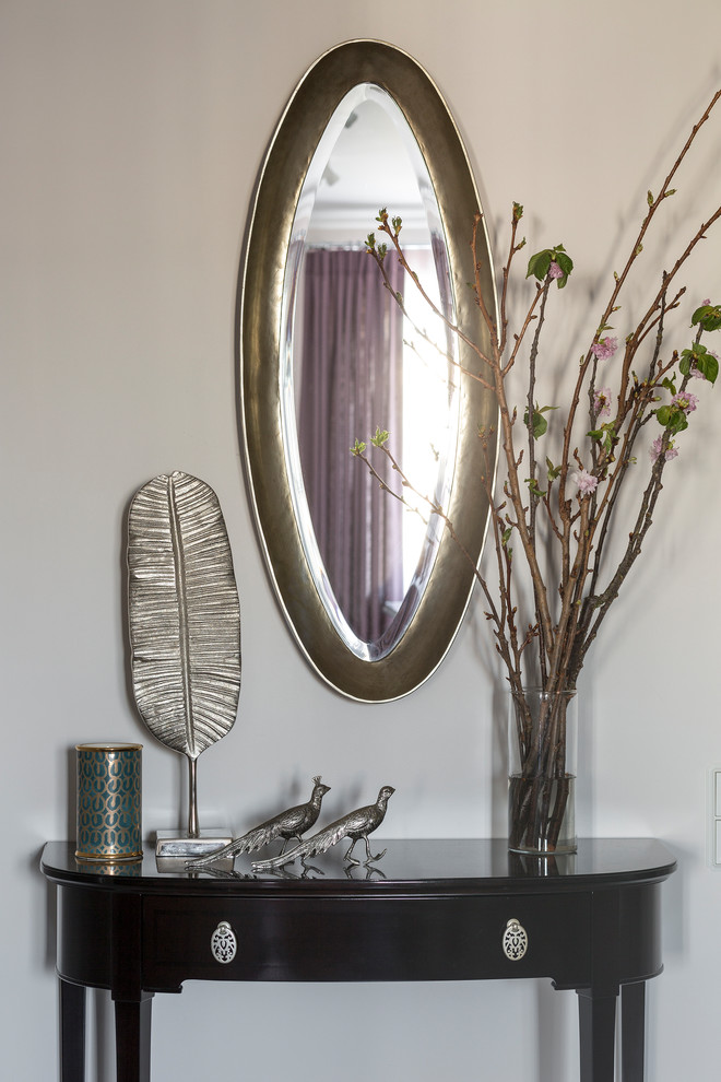 Современная классика в лиловой дымке