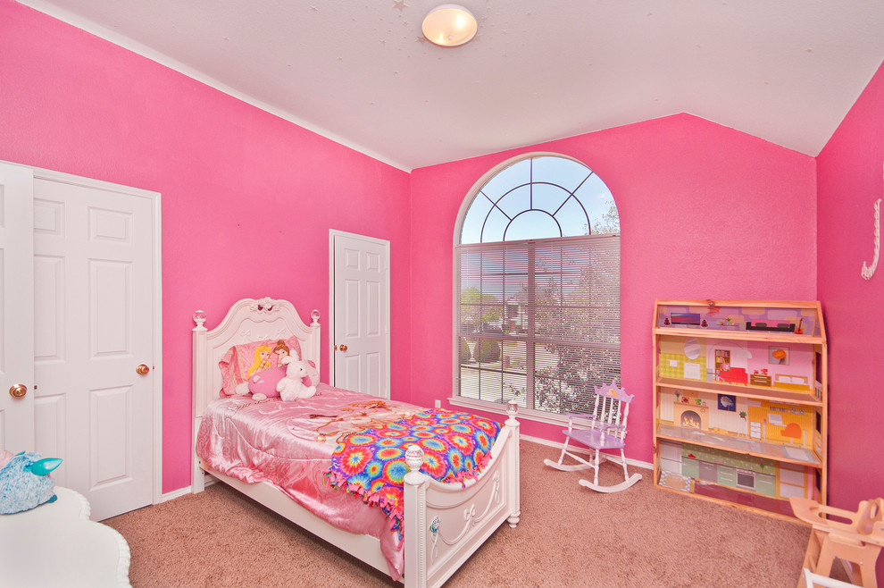 This is an example of a bedroom in Baltimore.
