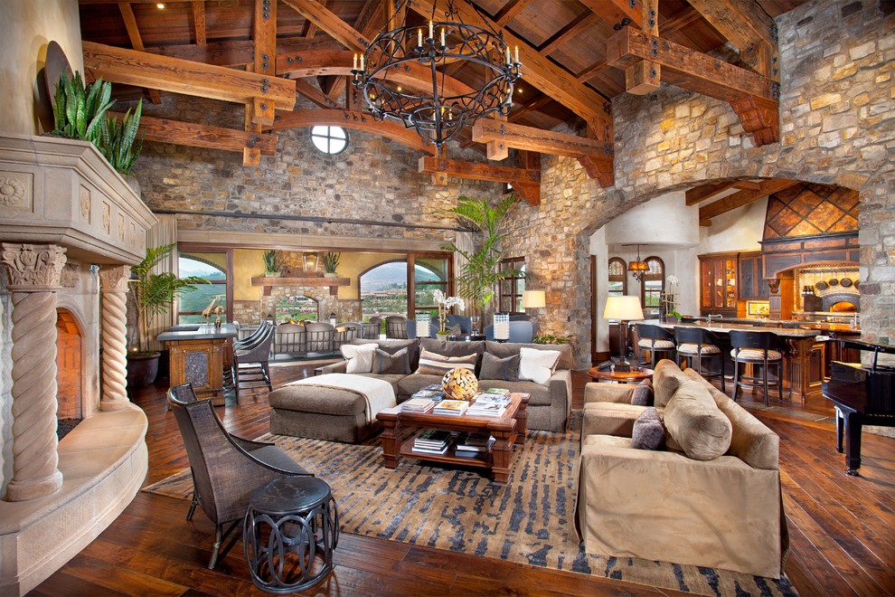Country living room in San Diego.