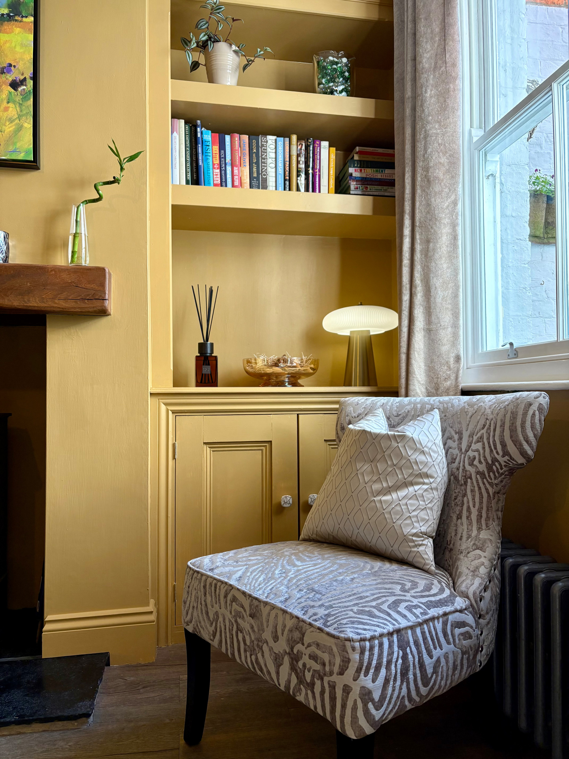 Example of a classic living room design in Other