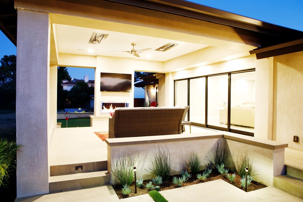 Home design - contemporary home design idea in Orange County