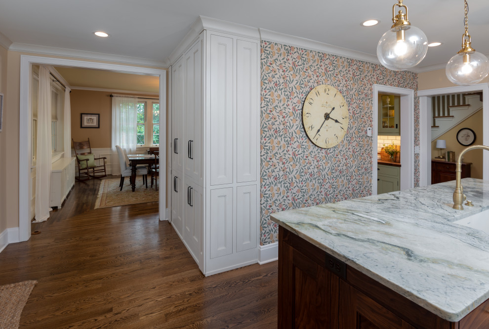 Example of a country kitchen design in Cincinnati
