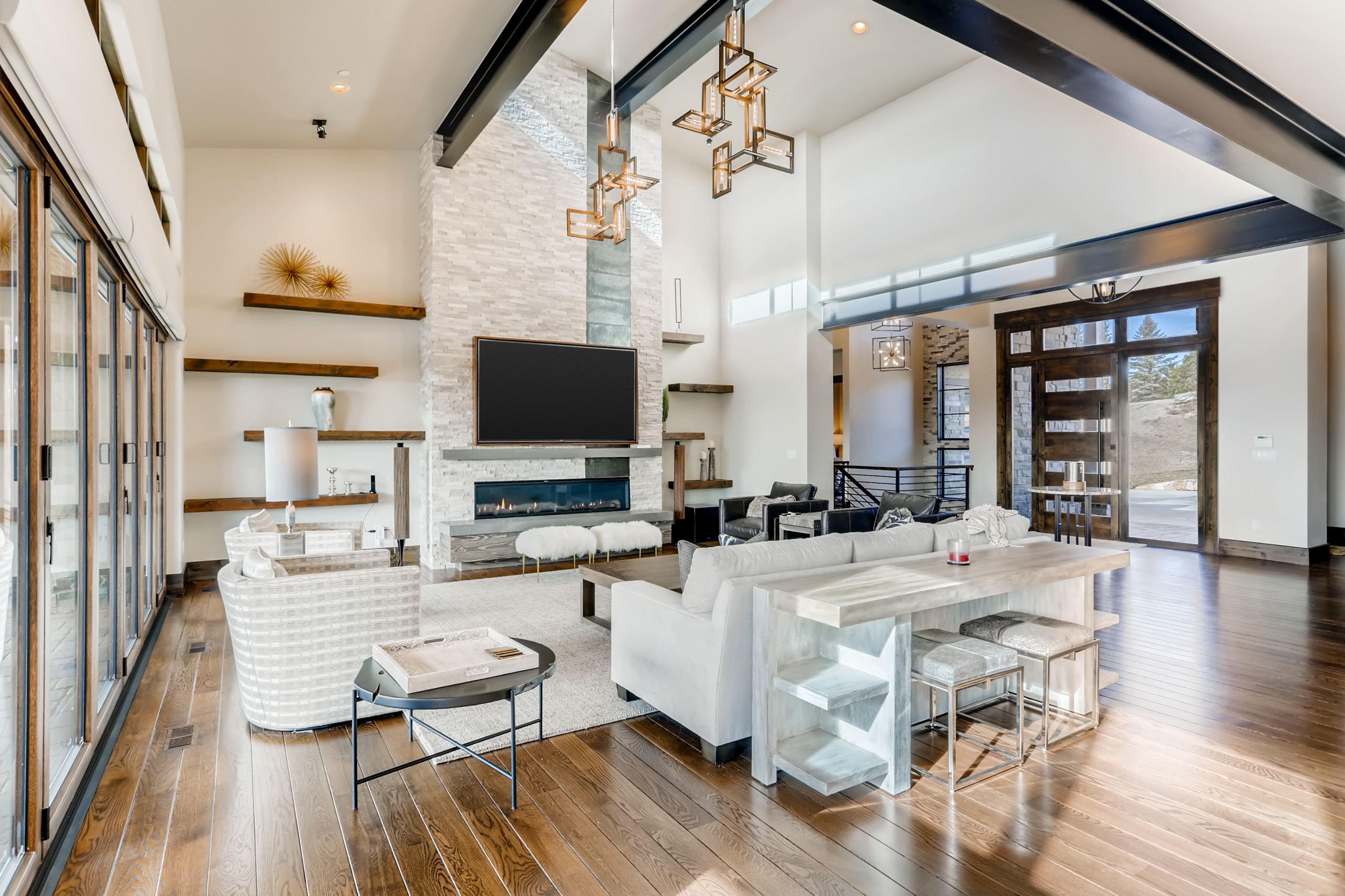 75 Vaulted Ceiling Living Room Ideas You'll Love - December, 2025 | Houzz, image size:2560x1706