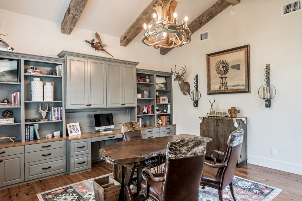Rustic home office in Austin.
