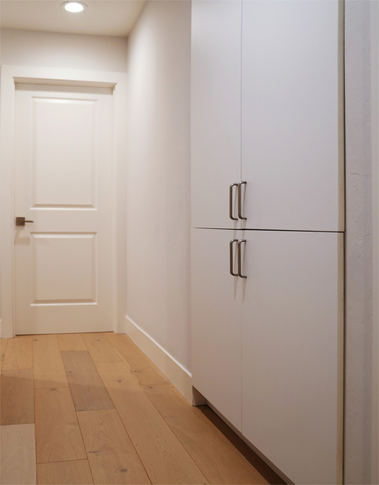 Example of a minimalist home design design in San Francisco