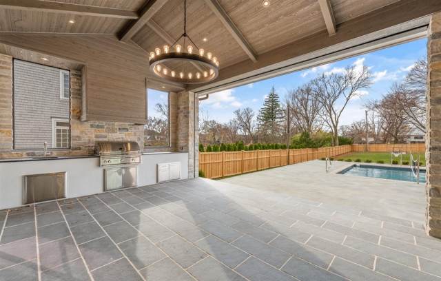 Hill transitional-patio