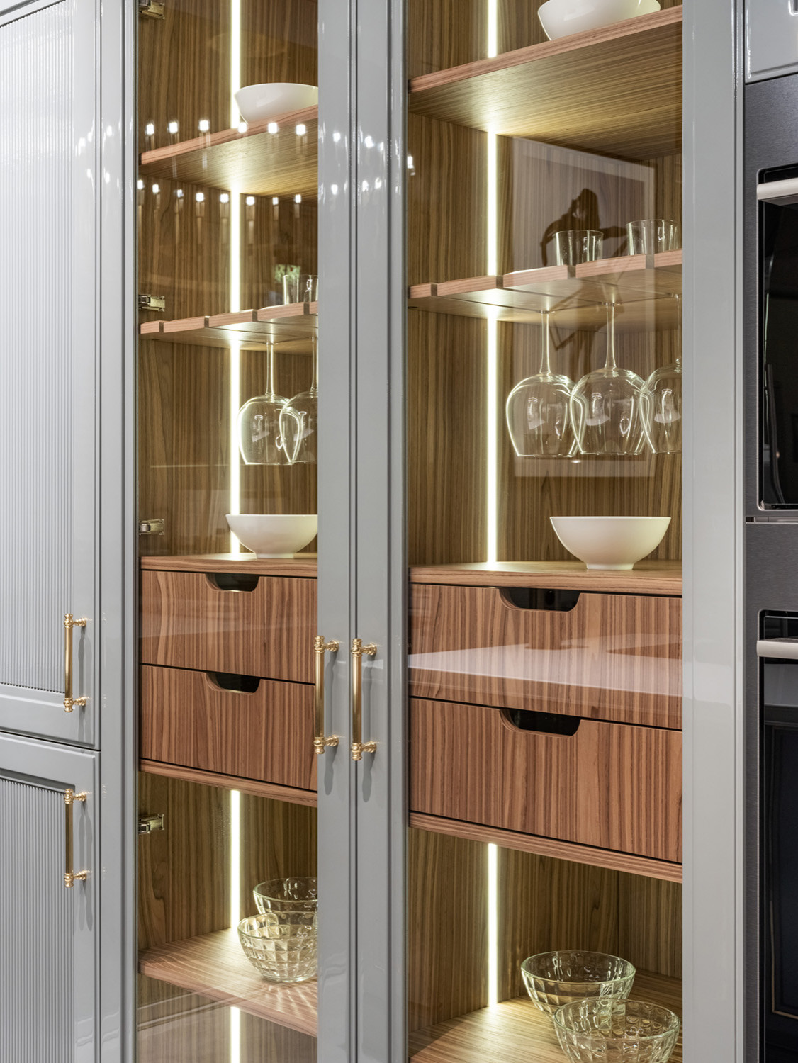 Кухня в латуни