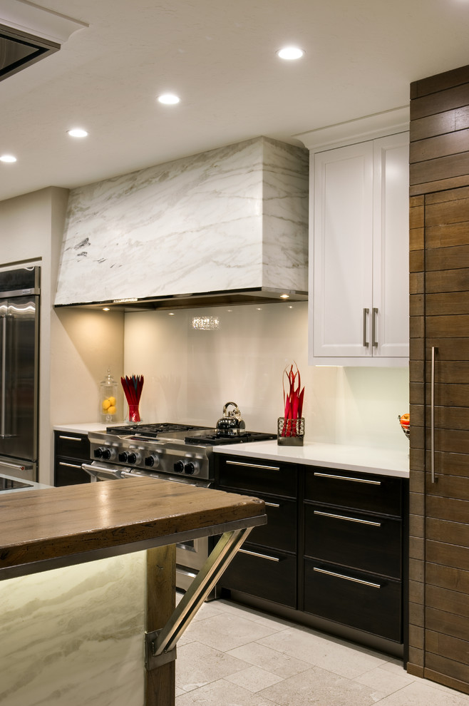 Trendy kitchen photo in Albuquerque