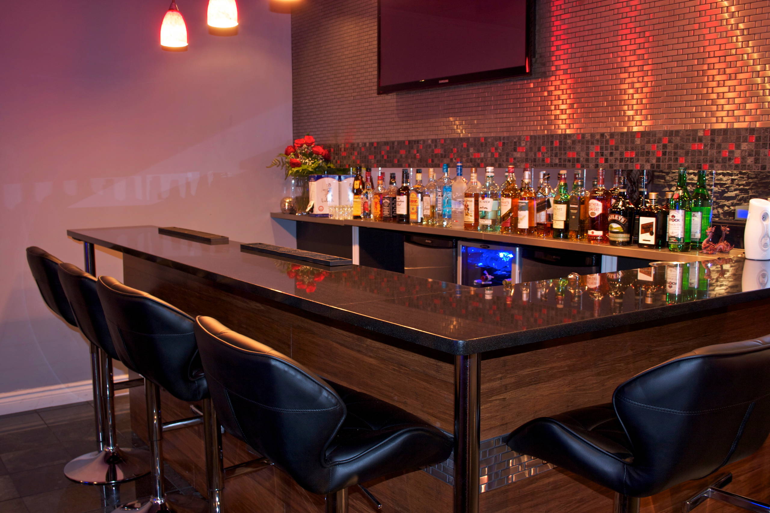 Lounge & Bar