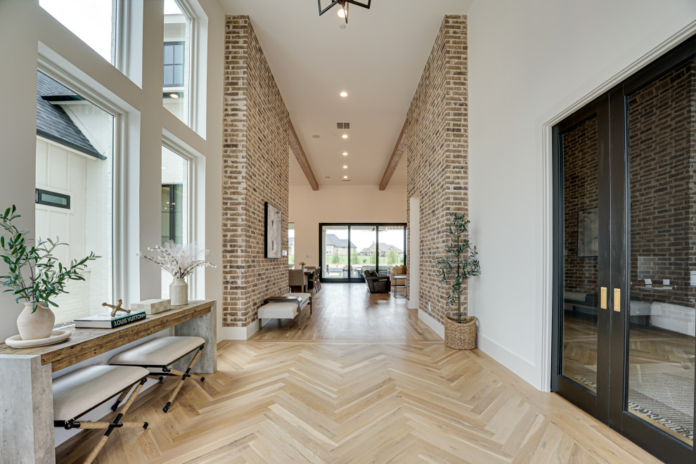 Inspiration for a transitional home design remodel in Dallas