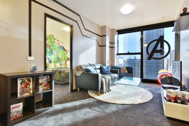 Creative project 2018 - Marvel Inspired Airbnb Makeover amerikansk-craftsman-vardagsrum