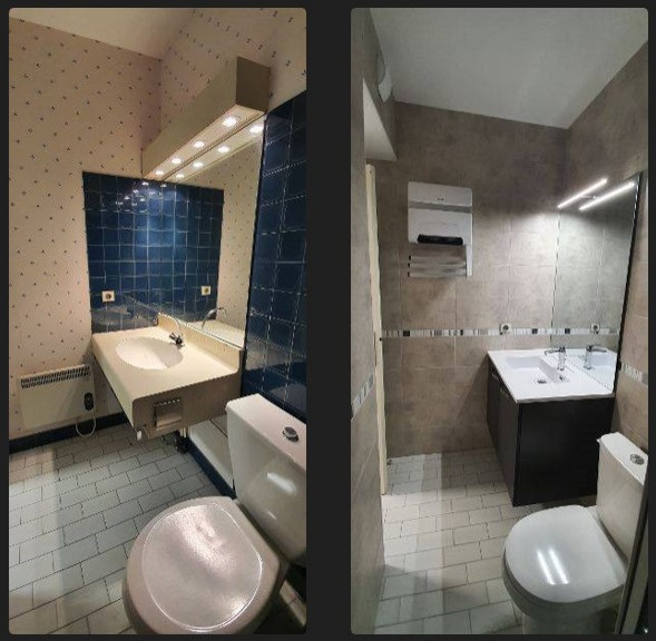 Idéer för ett maritimt vit badrum med dusch, med en toalettstol med hel cisternkåpa, grå kakel, keramikplattor, grå väggar, släta luckor, skåp i mörkt trä och ett konsol handfat