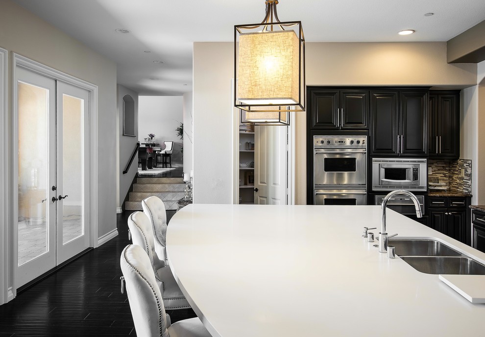 Example of a transitional home design design in Orange County