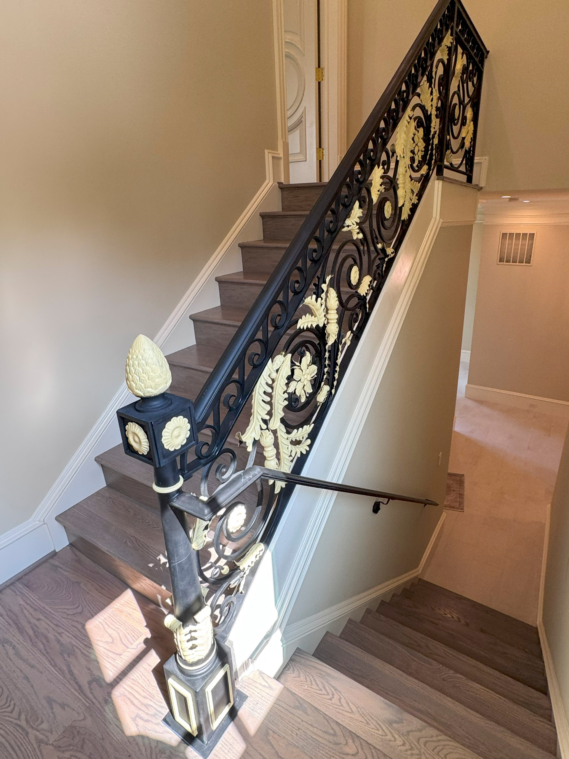 135_Vibrant Staircase with Touch of Historic Grandeur, Great Falls, VA 22066