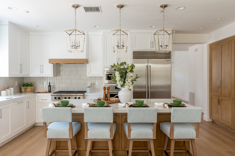 Example of a transitional kitchen design in Orange County