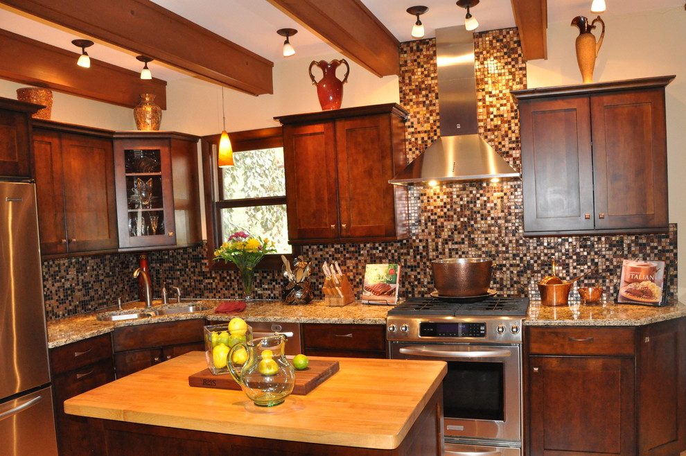 Inspiration for a transitional kitchen remodel in Chicago