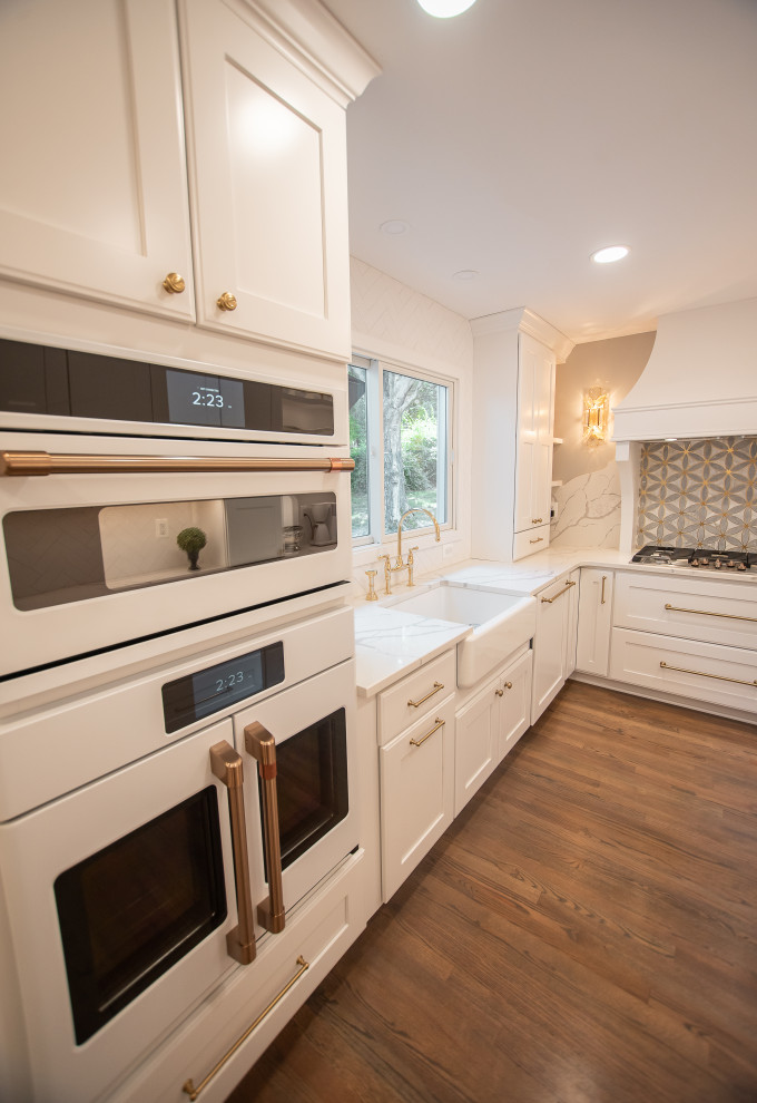 Transitional kitchen photo in Baltimore