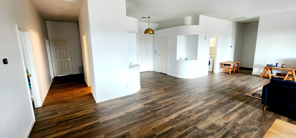 Home design - shabby-chic style home design idea in Phoenix