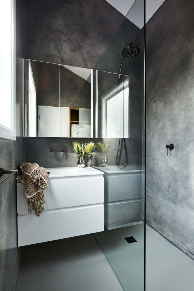 Inspiration for a small contemporary bathroom in Melbourne.