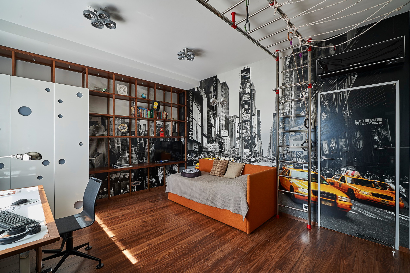 Дизайнер Максим Гусев, Квартира в Перми