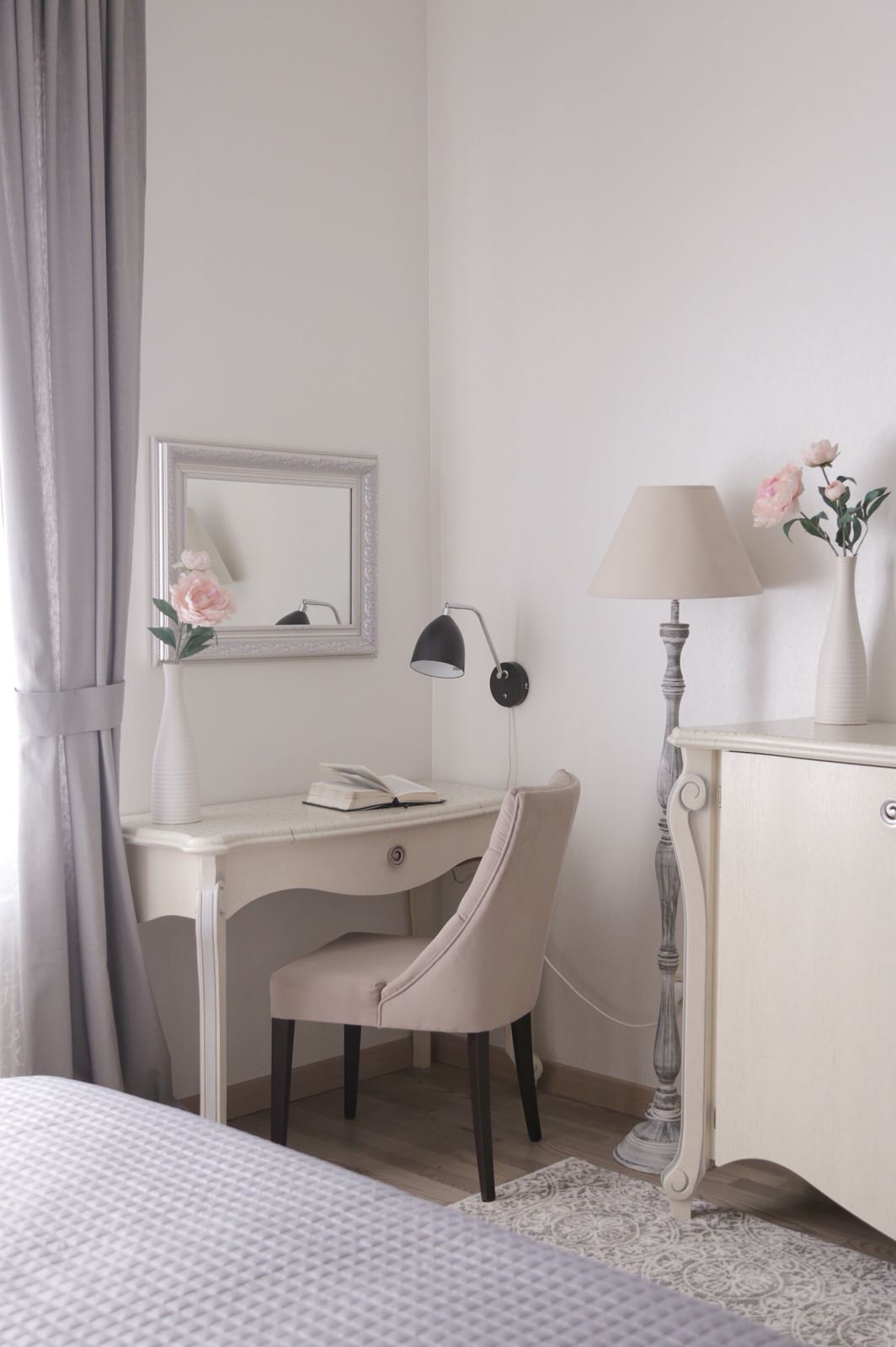 Пудровые оттенки и элегантная геометрия.