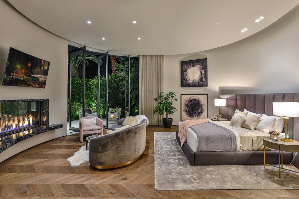 Large contemporary bedroom in Los Angeles.