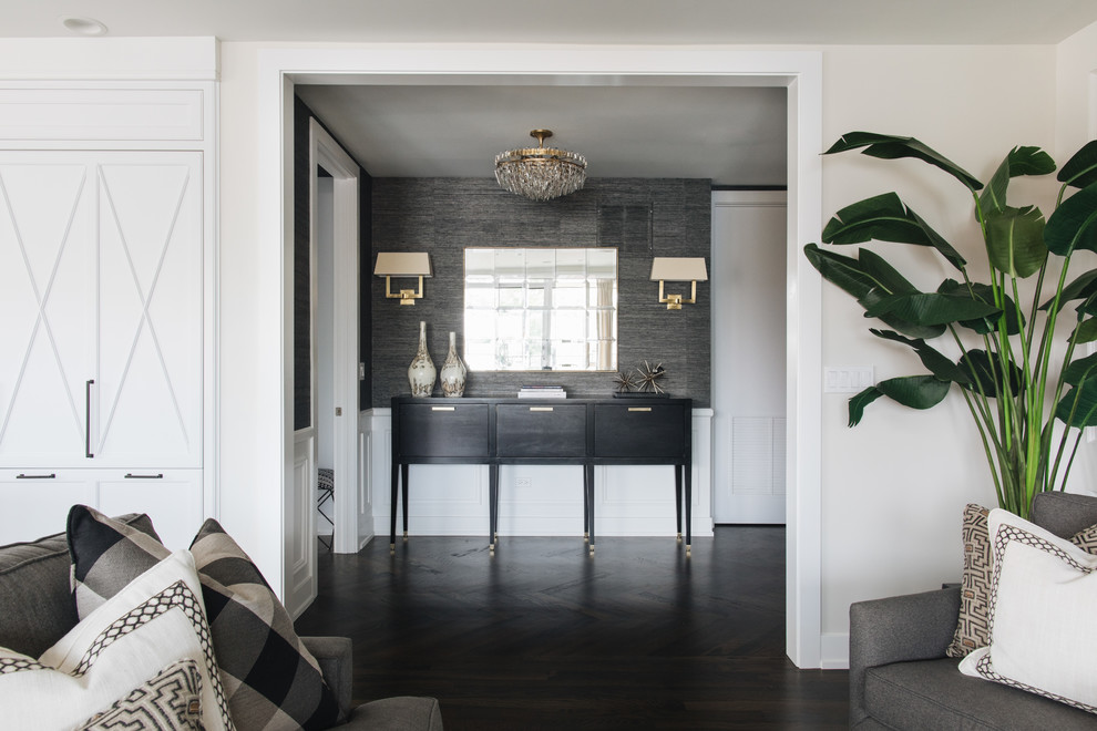 Inspiration for a transitional home design remodel in Chicago