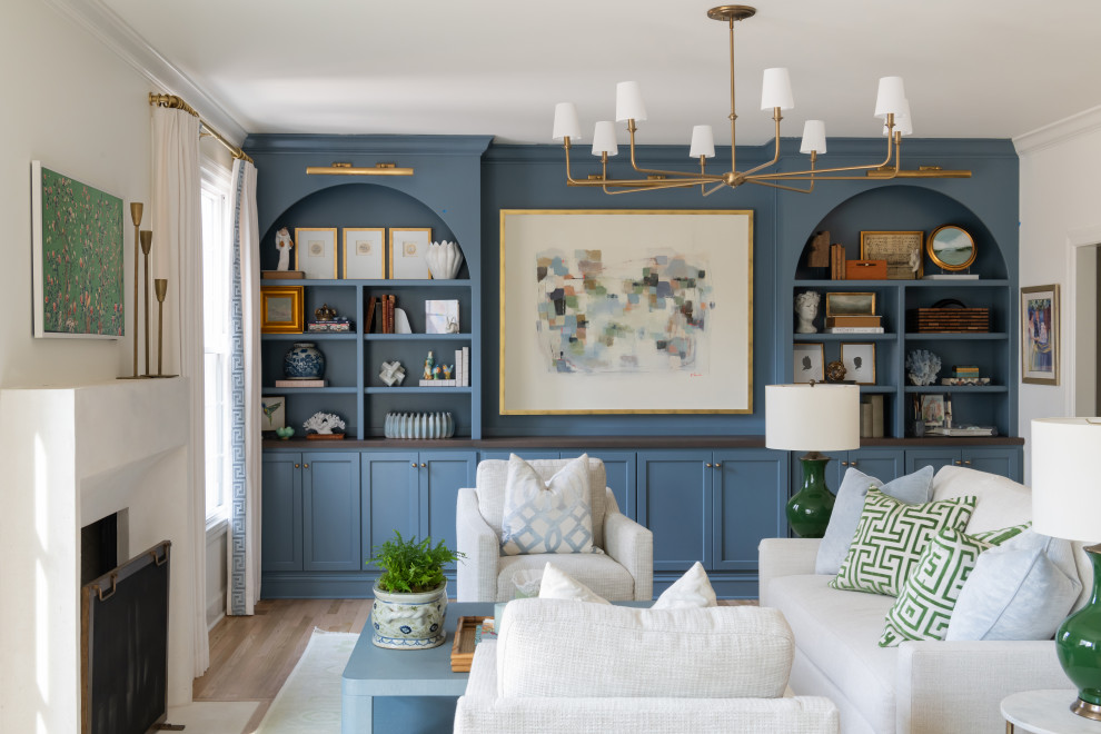Transitional living room photo in Nashville