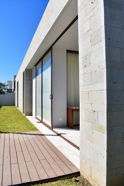 ber&uacute; contemporary-deck