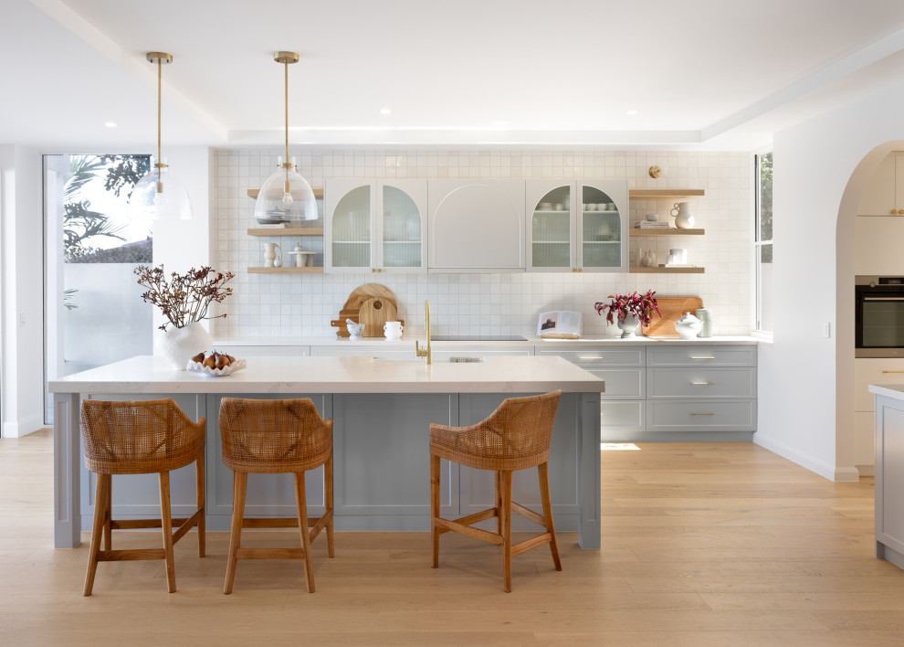 Transitional kitchen in Gold Coast - Tweed.