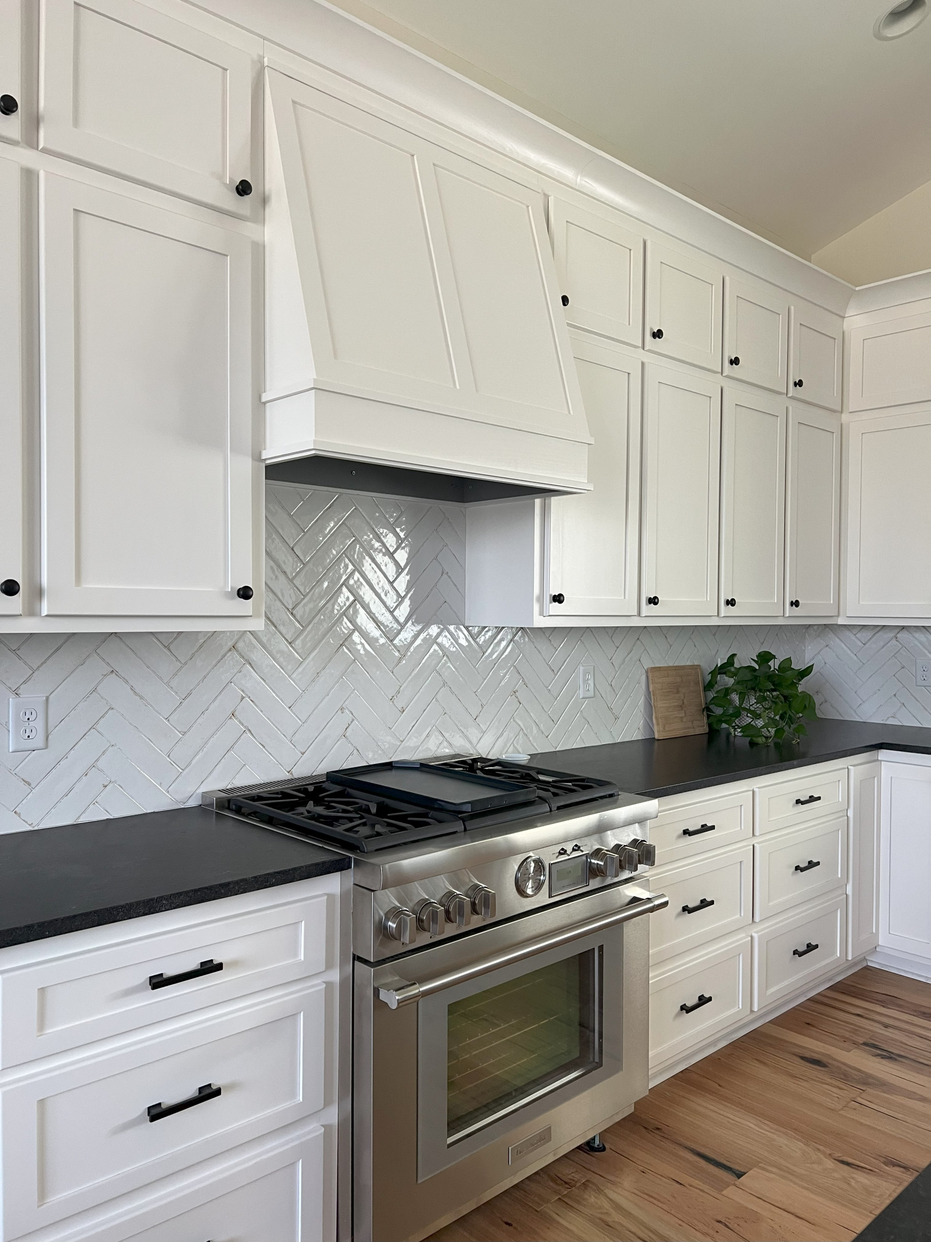 Inspiration for a transitional kitchen remodel in Birmingham