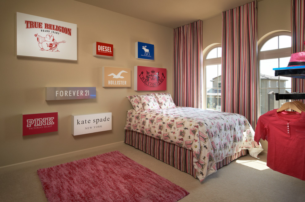 Example of a transitional kids' room design in Denver