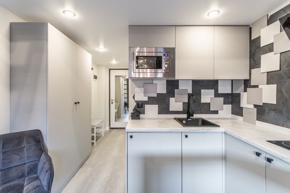 Монохром мужской