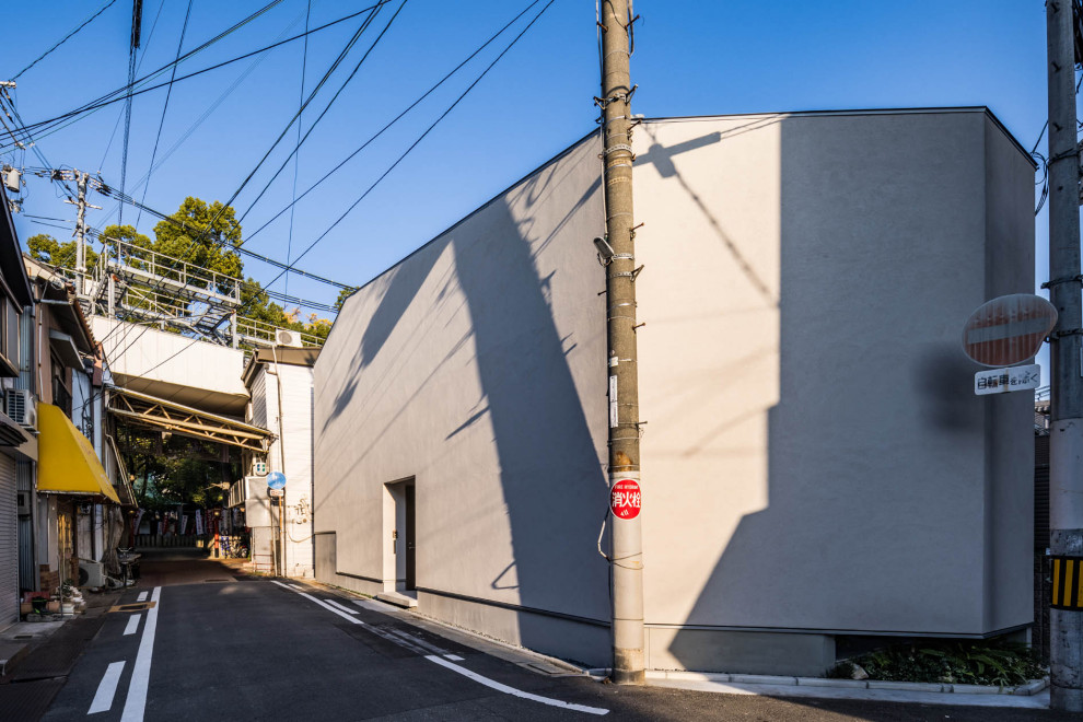 大阪にある小さなコンテンポラリースタイルのおしゃれな家の外観の写真