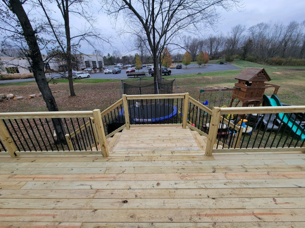 Deck with Metal Baluster Railing