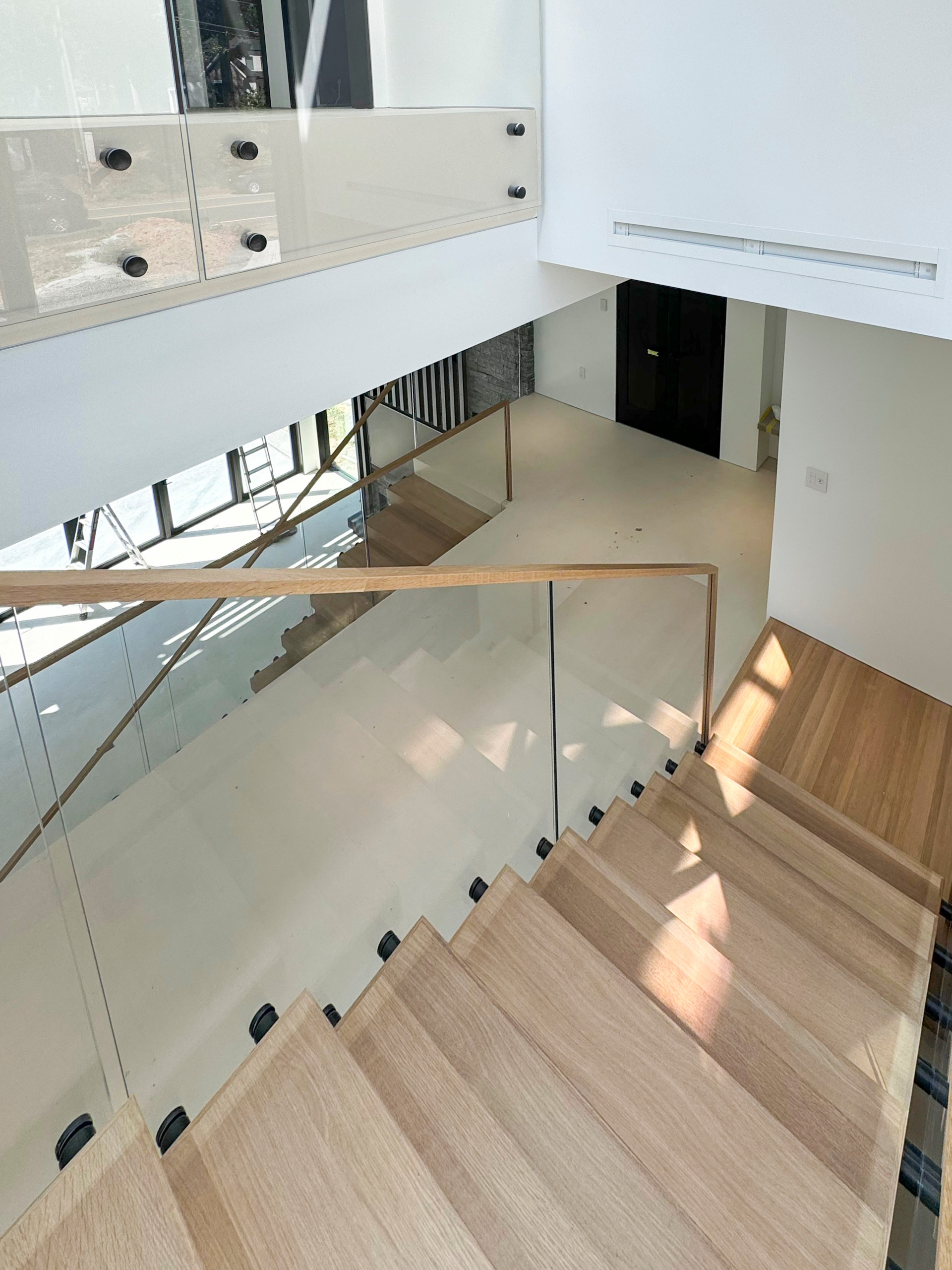 126_Visually Open and Light Contemporary Staircase, Mclean, VA 22102