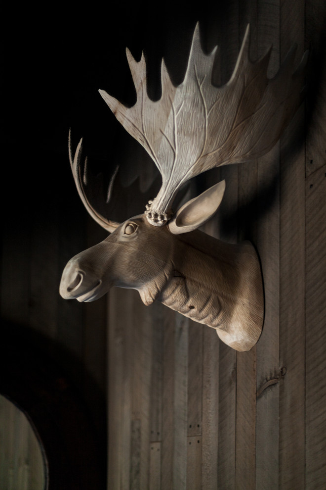 Inspiration for a rustic home design remodel in Sacramento