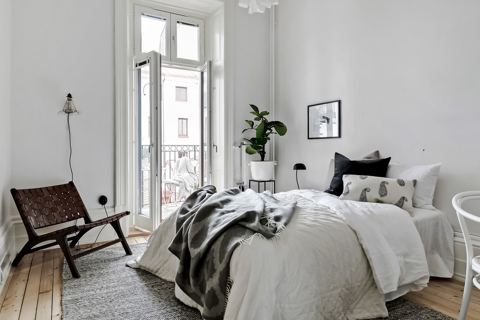 Design ideas for a scandinavian bedroom in Gothenburg.