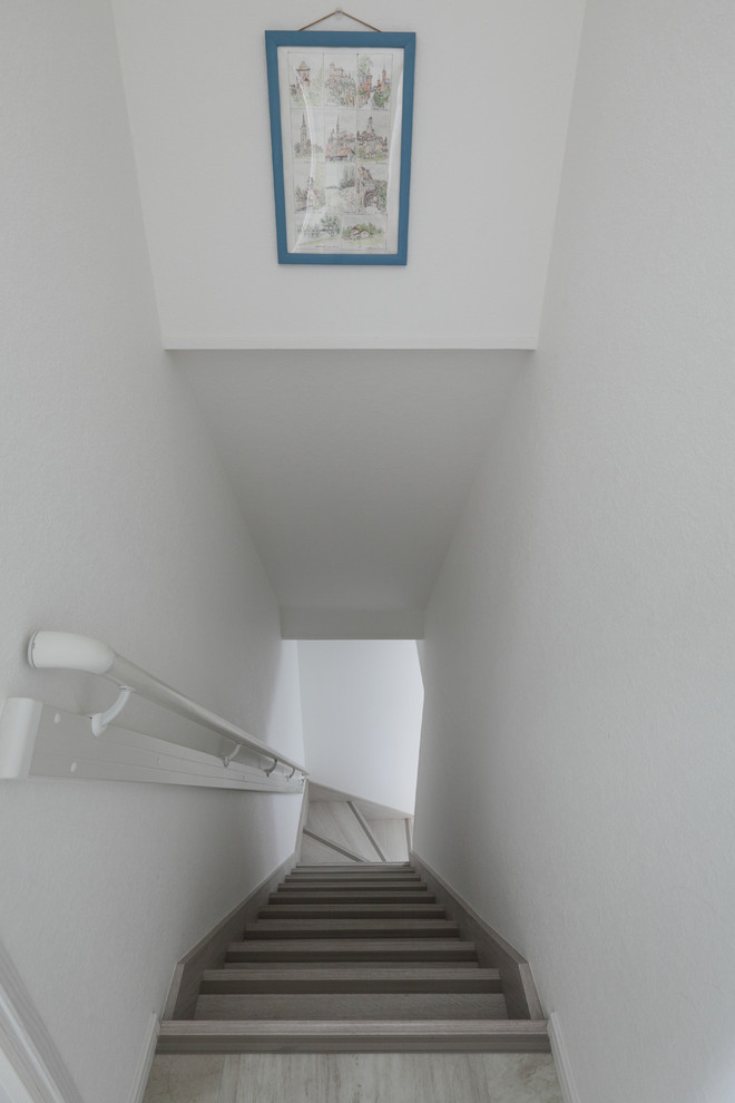 東京23区にあるモダンスタイルのおしゃれな階段の写真