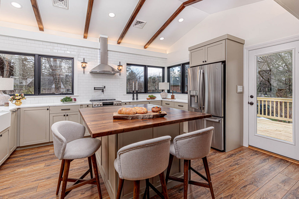 Kitchen - transitional kitchen idea
