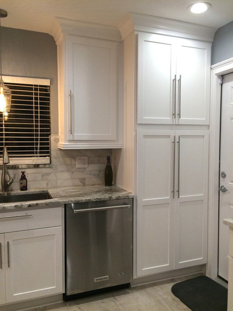 Inspiration for a transitional kitchen remodel in Orlando